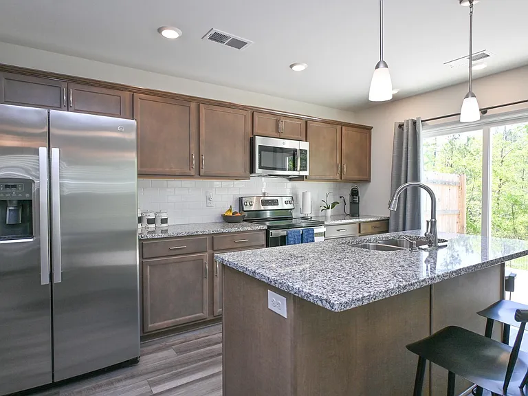 552 Kingfisher Ct — Photo 9