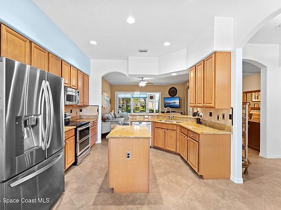 5th image of 3702 Carambola Cir