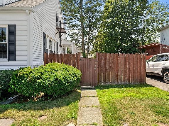 4th image of 6 Nevada Ave