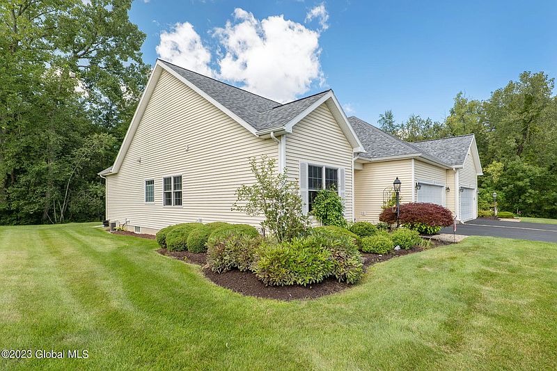 5th image of 76 Oakmont Street