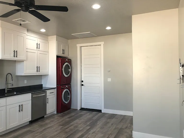 1142 E Majestic Court Dr — Photo 6