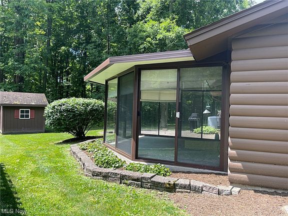 4th image of 8154 S Park Dr