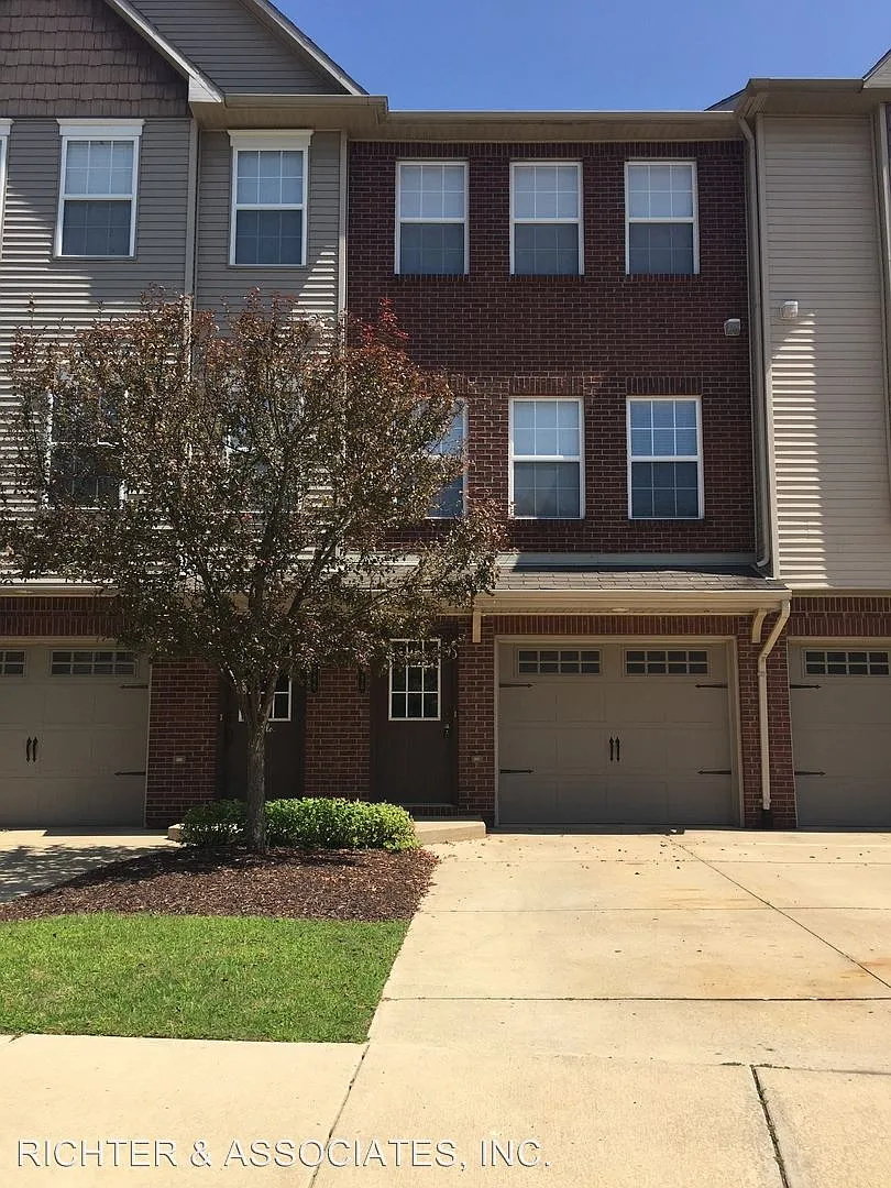 2186 Knotty Pine Trl photo 1
