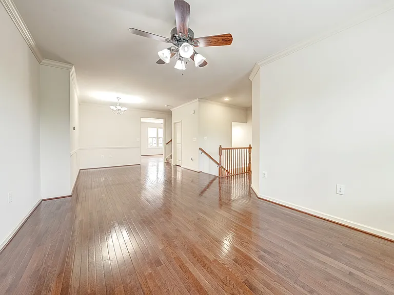 42230 Castle Ridge Sq — Photo 7
