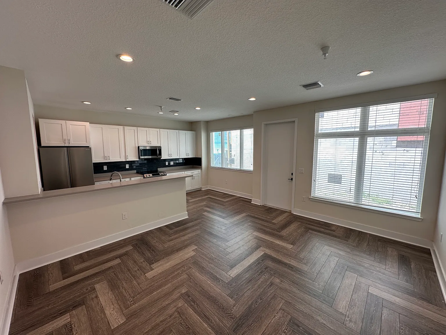 2 bed, 2.5 bath, 1190 sqft, $3,295 — Photo 4
