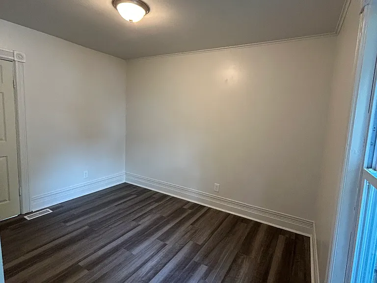 13 East Ave — Photo 6