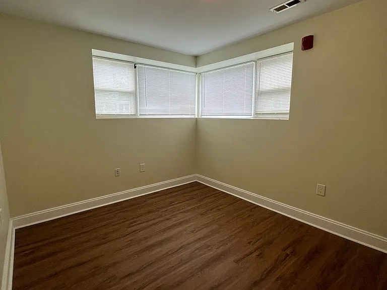 4300 Liberty Heights Ave — Photo 16
