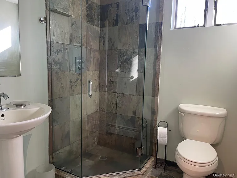 53 Woods Rd — Photo 9