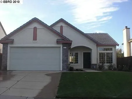 2321 Woodhill Dr photo 1