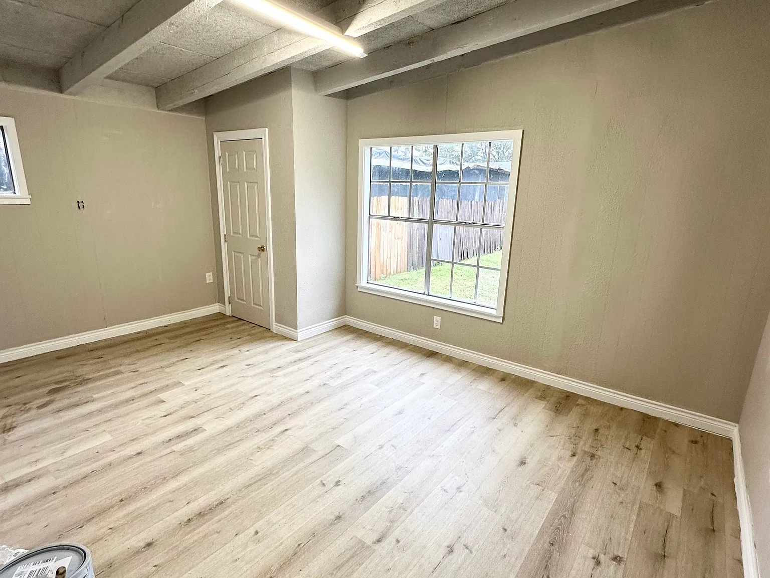 4 bed, 1.5 bath, 1670 sqft, $1,000 — Photo 3