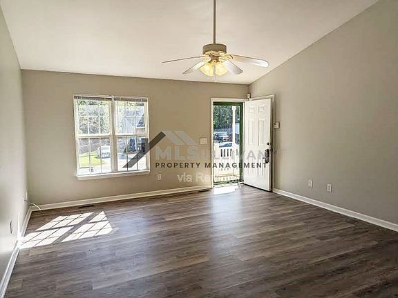 3rd image of 200 Belle Ct