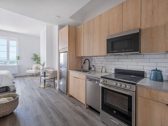 3rd image of 1856 Park Ave #10C