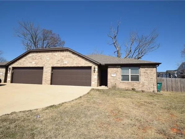 1570 & 1572 Sandpiper St, Centerton, AR 72719