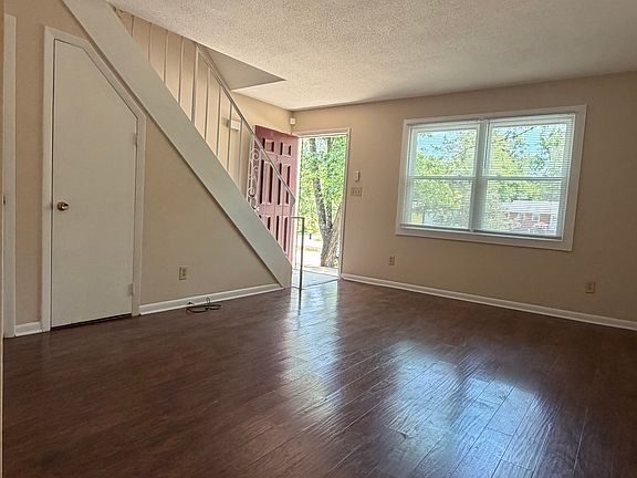 2nd image of 1415 Woodlawn Dr #3