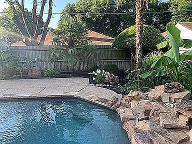 4th image of 902 Branch Creek Dr