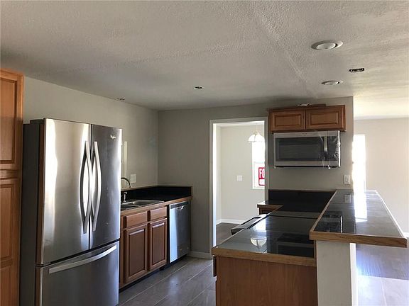 3rd image of 92 S Warner Dr