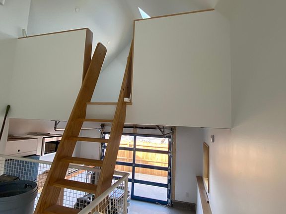 3rd image of 3585 N Marion St