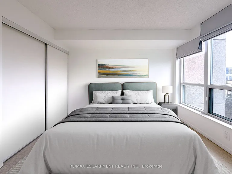 2545 Erin Centre Blvd #509 — Photo 11