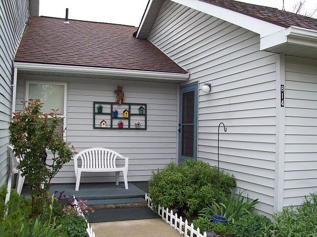 1st image of 814 Forest Ln