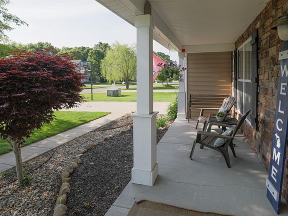 4th image of 7416 Dartmoor Ct