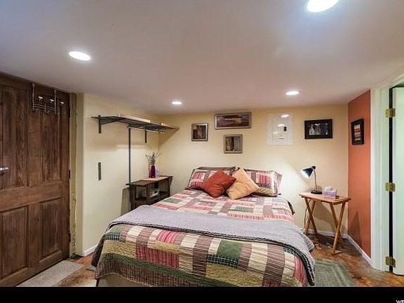 2nd image of 1167 E Roosevelt Ave #1