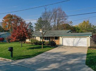 20 W Pleasantview Ct, Appleton, WI 54914