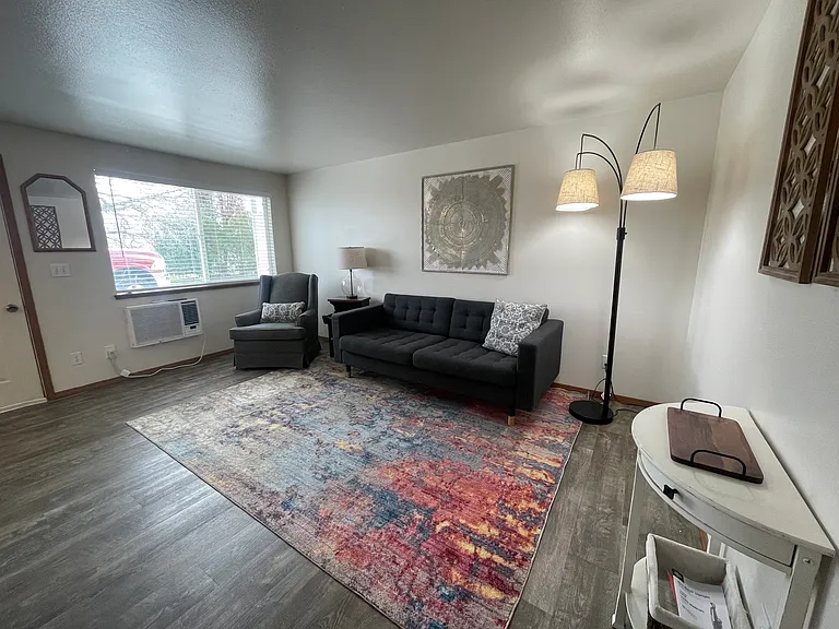 116 E Dewberry Ave #5 — Photo 3