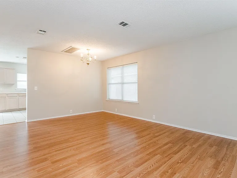 1308 Dundee Dr — Photo 11