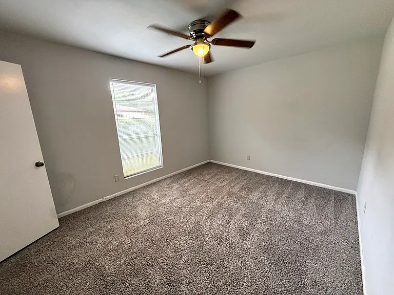 2 Ouida Cir — Photo 7
