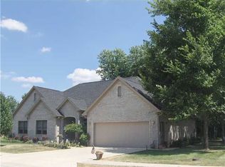 239 N Woodridge Dr, Pittsboro, IN