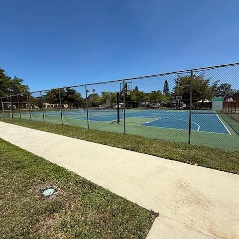 540 NW 43rd St — Photo 31