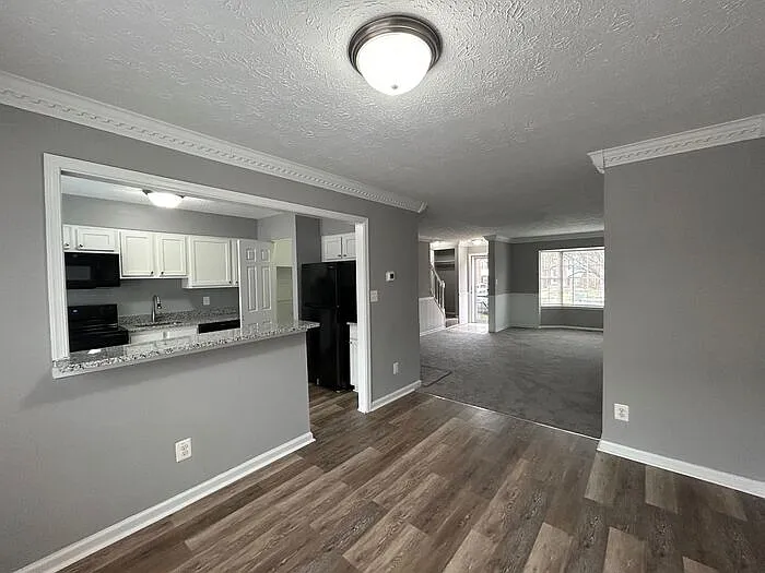 3 Stone Park Pl — Photo 3