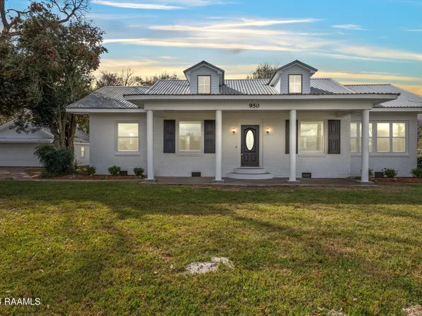 950 S Poydras St, Breaux Bridge, LA 70517