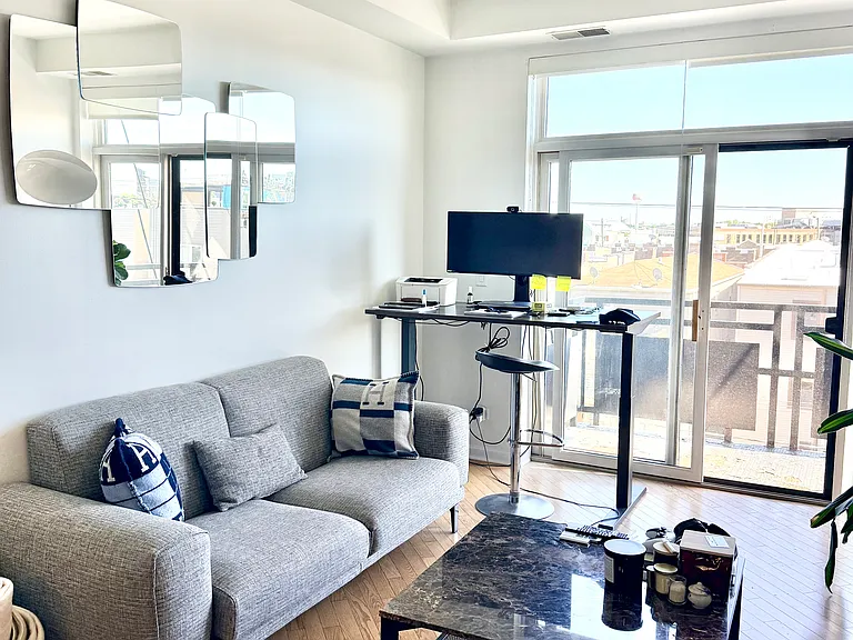 2317 W Wolfram St #413 — Photo 9
