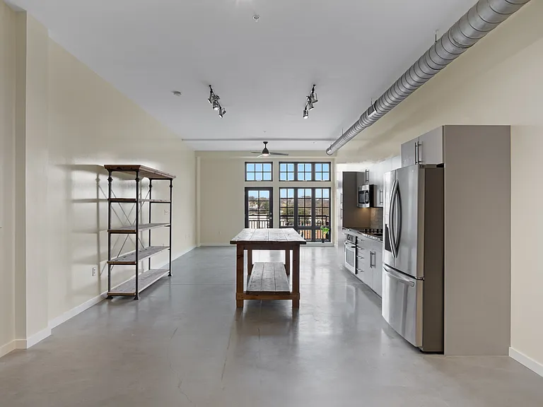 2235 E 6th St #315 — Photo 17