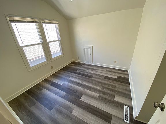 5th image of 1555 S 33rd St #9878F127
