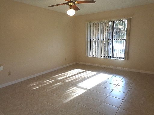 5th image of 153 Sunnyside Dr