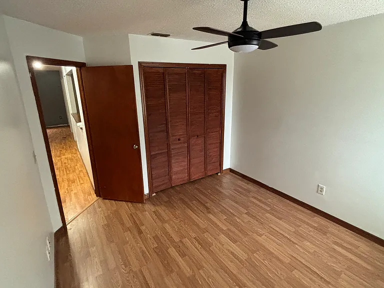 7400 Wade Meadow Ct — Photo 8