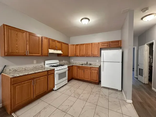 286 Martin Luther King Jr Drive image 2 of 17