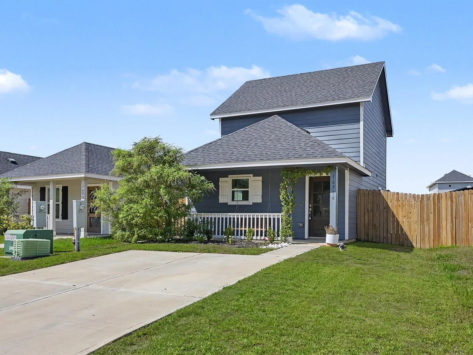 3 bed, 2.0 bath, 1120 sqft, $1,400 — Photo 2