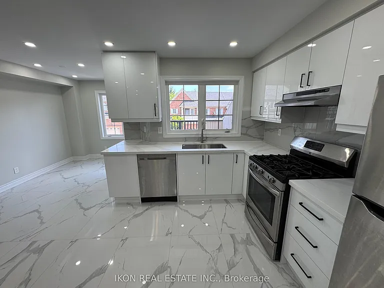 67 Sprucedale Way E — Photo 18