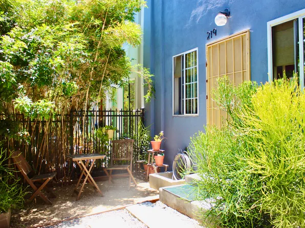 219 Columbia Pl #219, Los Angeles, CA 90026