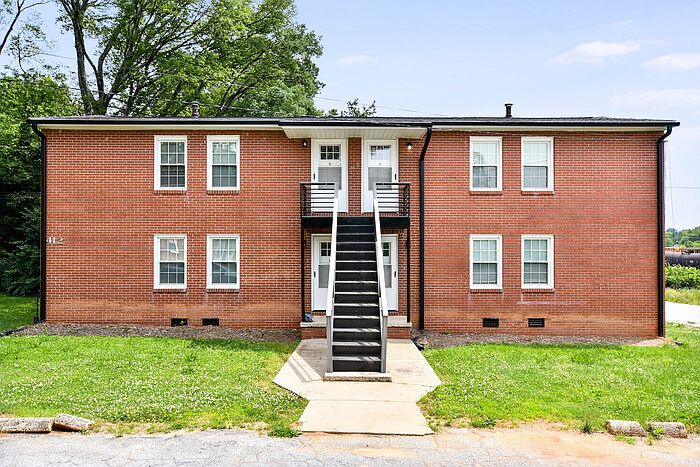 1st image of 411 Hagood St #3C