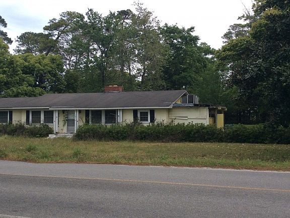 2nd image of 585 E Plum St