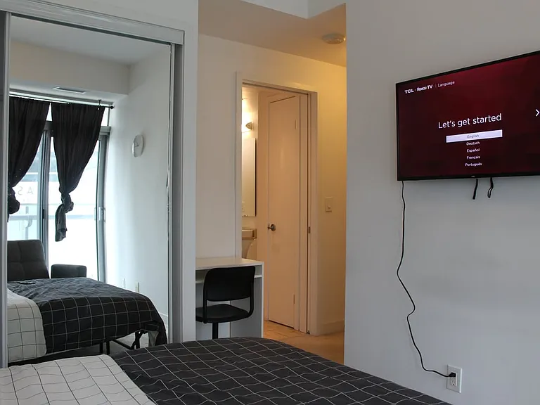 14 York St #701A — Photo 2