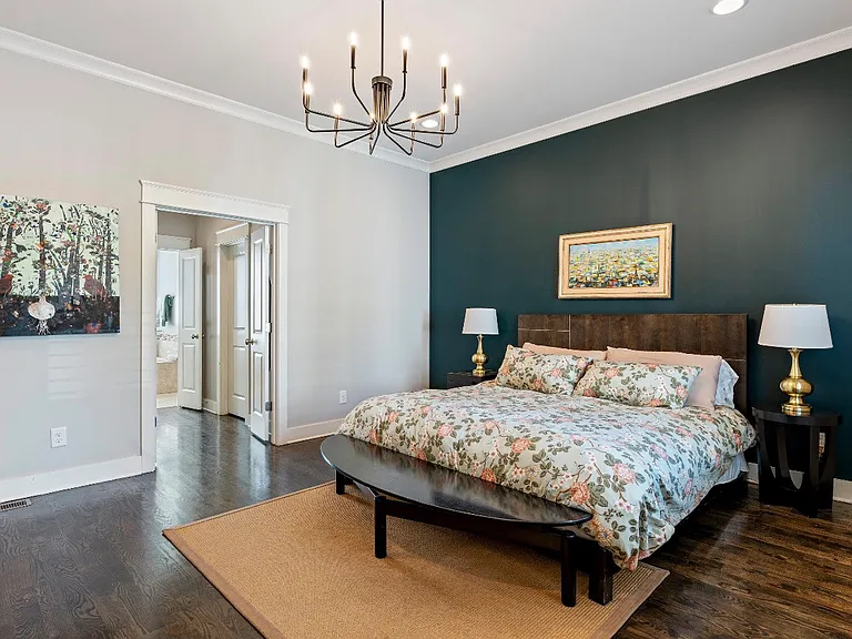 1109 Lawrence Ave — Photo 12
