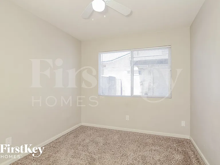 2907 E Michelle Dr — Photo 11