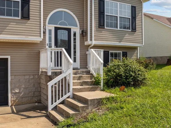 1613 Broad Cir, Clarksville, TN 37042