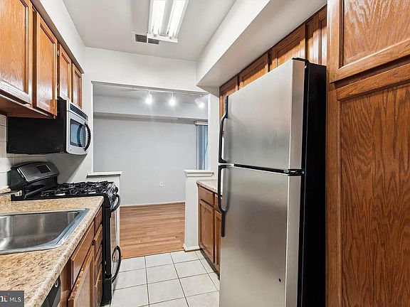 5th image of 1811 Snow Meadow Ln Unit T1