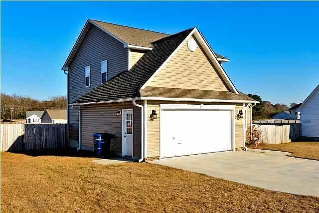 407 John Deere Ct — Photo 2